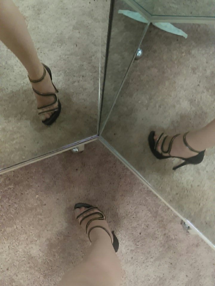 Belle Davis Feet