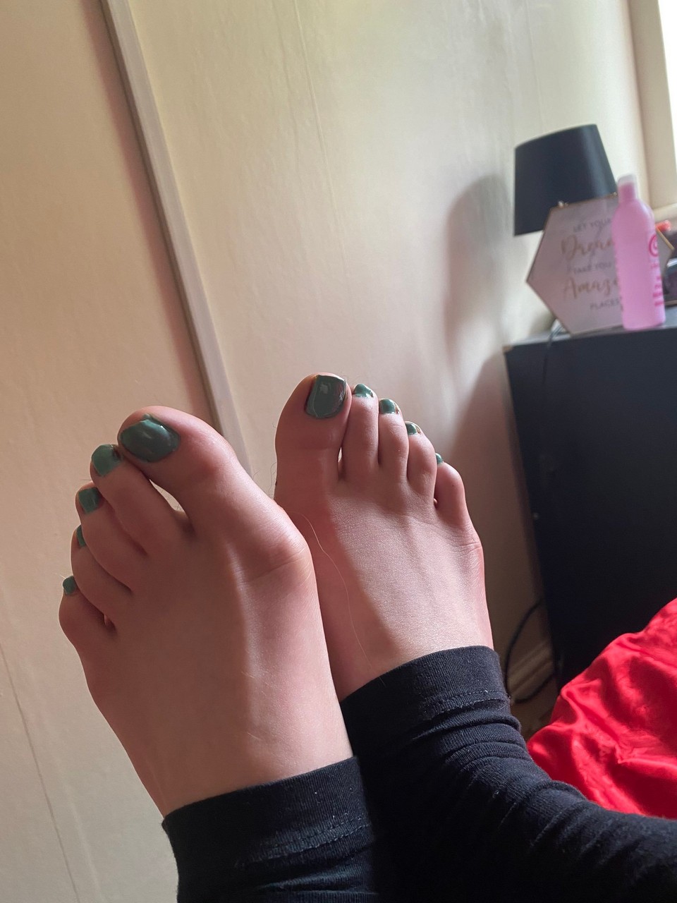 Ellie Louise Feet