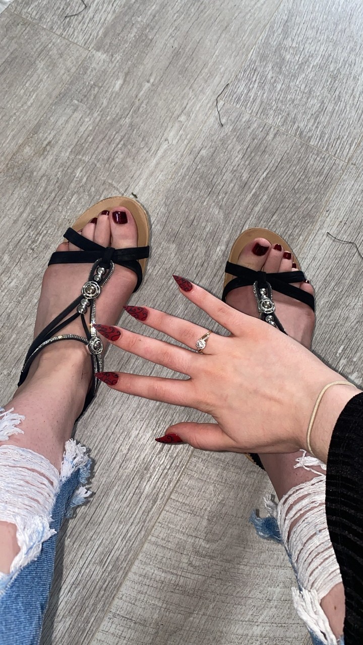 Ellie Louise Feet