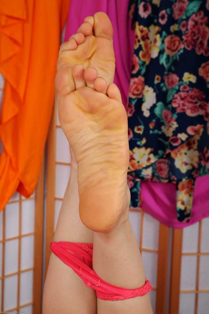 Eris Maximo Feet