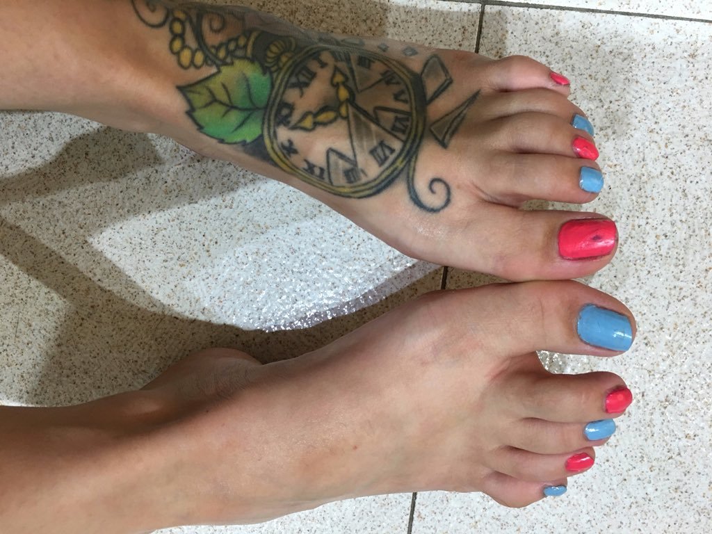 Liz Rainbow Feet