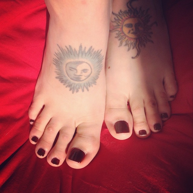 Minerva Pons Feet