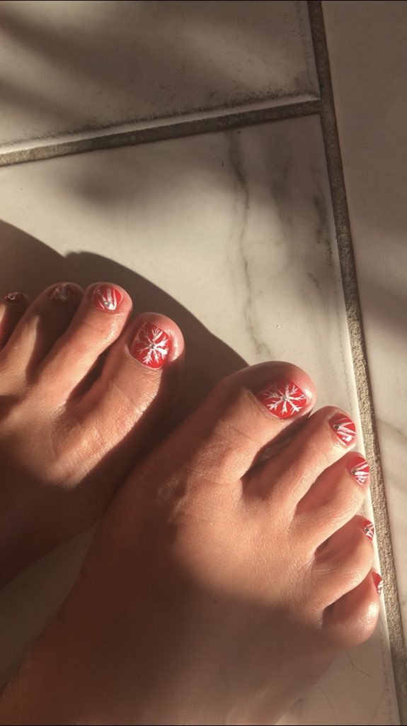 Sarah Feet