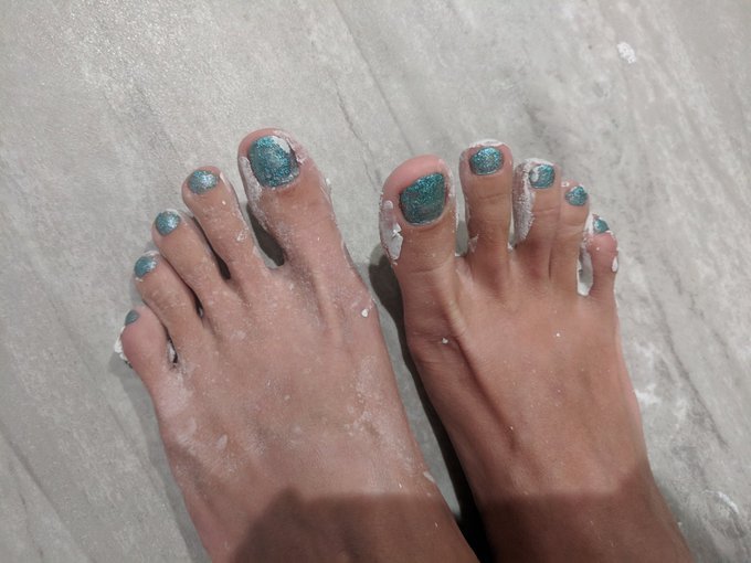 Vika Feet