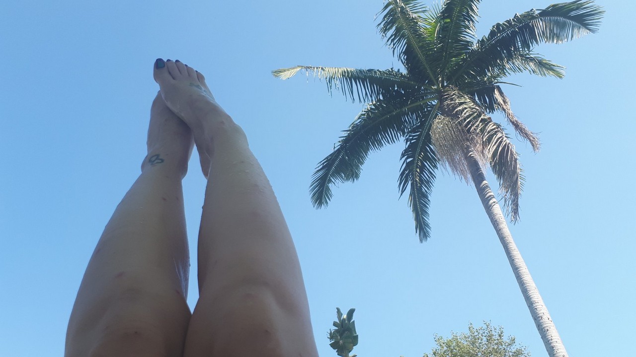 Alessa Savage Feet