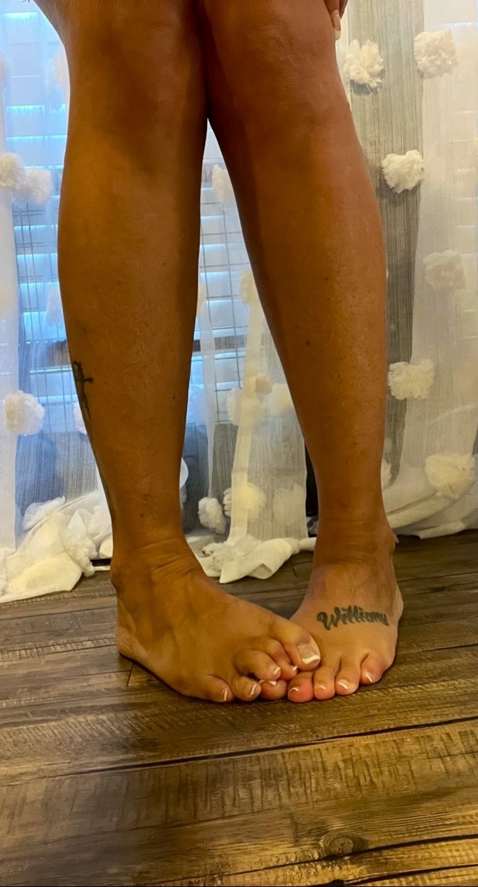 Bella Lexi Feet