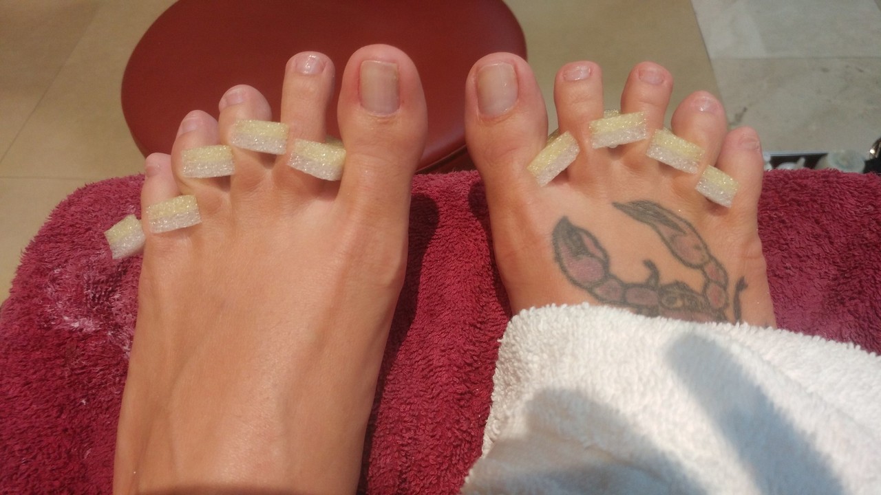 Brianna Beach Feet