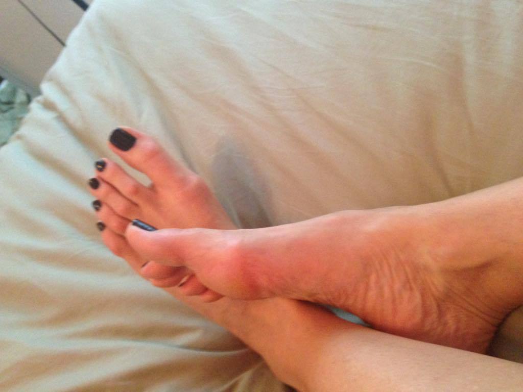 Desi Dalton Feet