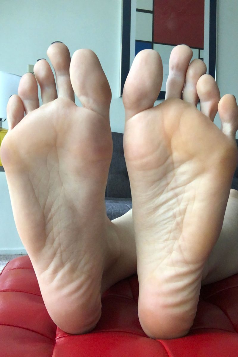 Giantess Maroe Feet