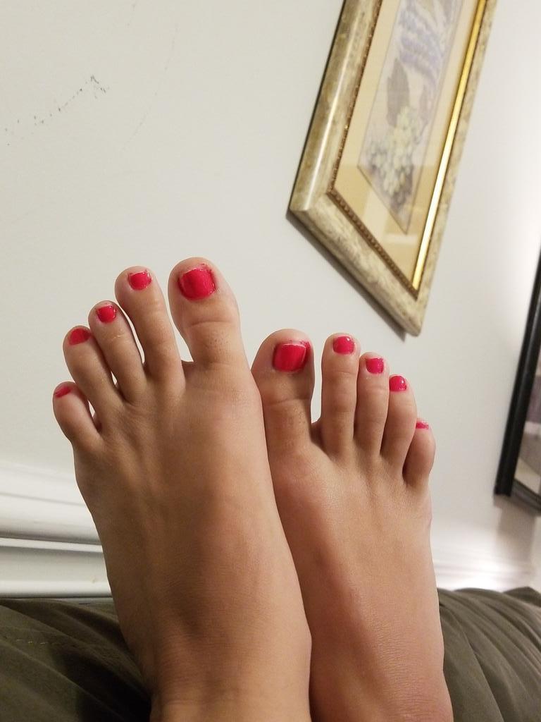 Kendra Heart Feet