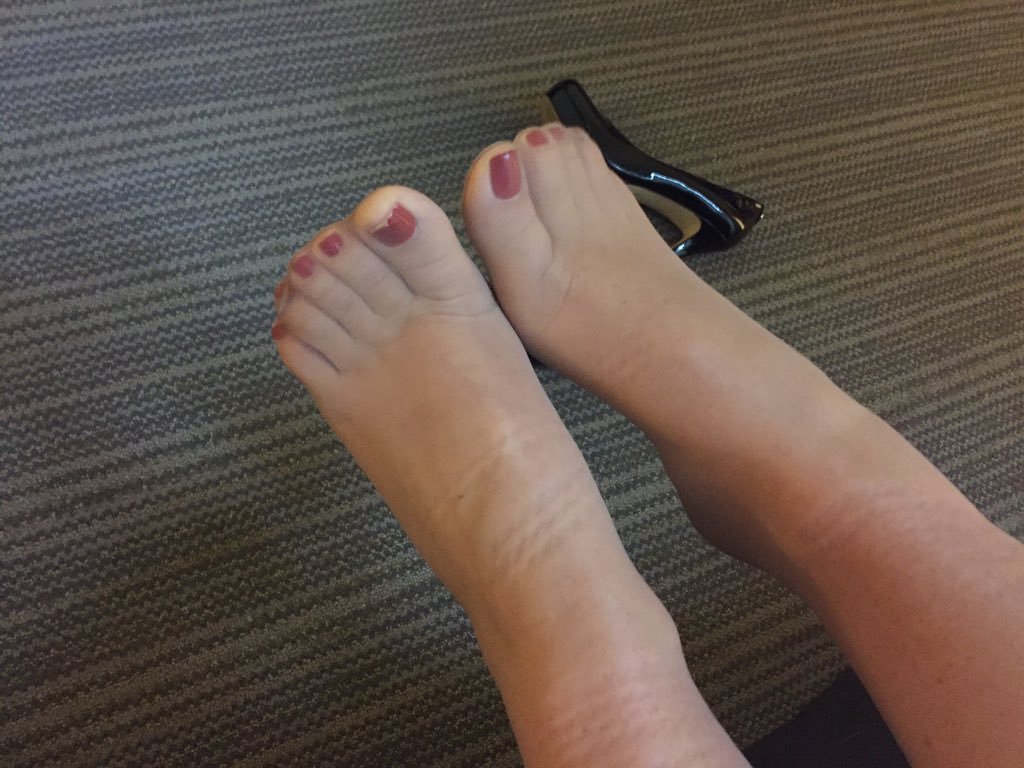 Mizz Shutters Feet