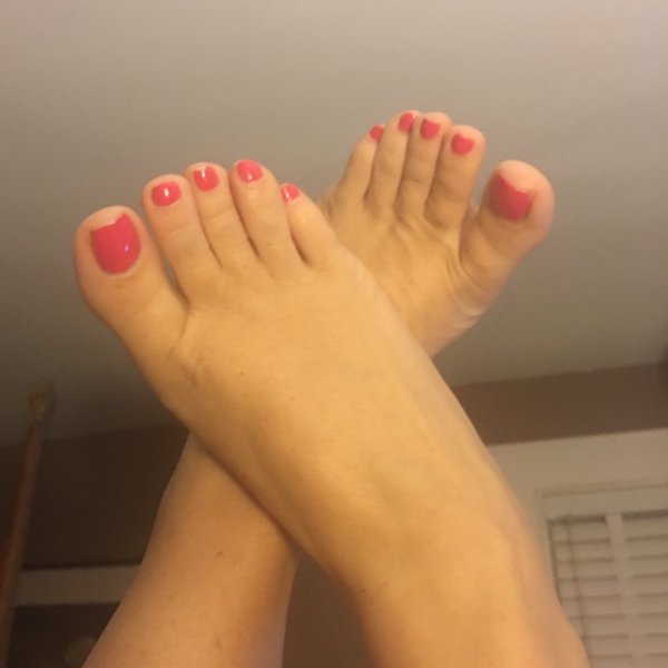 Mizz Shutters Feet