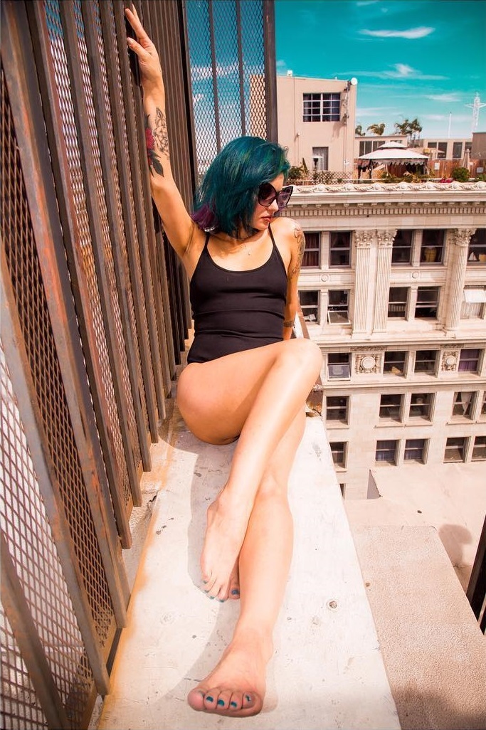 Ness Suicide Feet