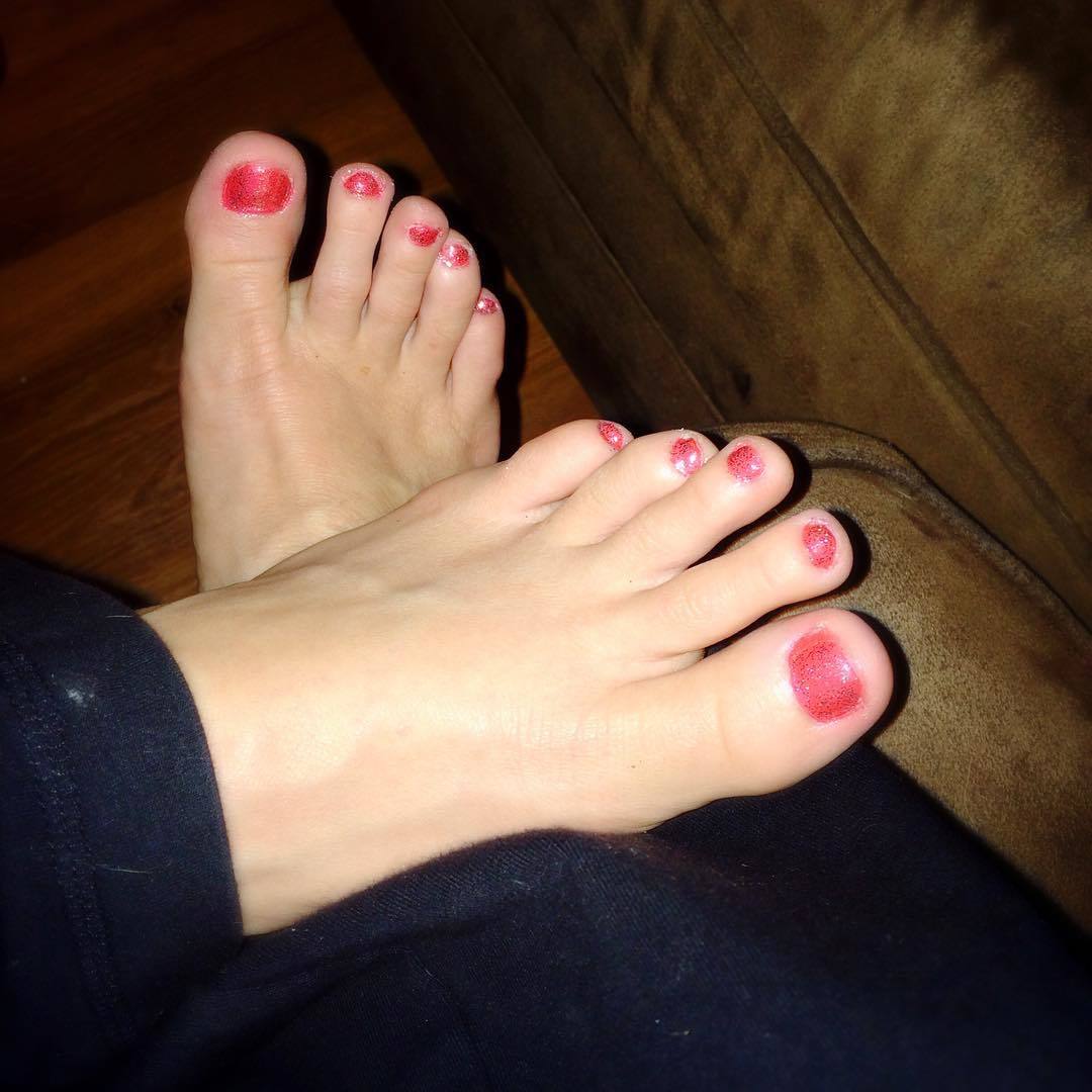 Norah Nova Feet