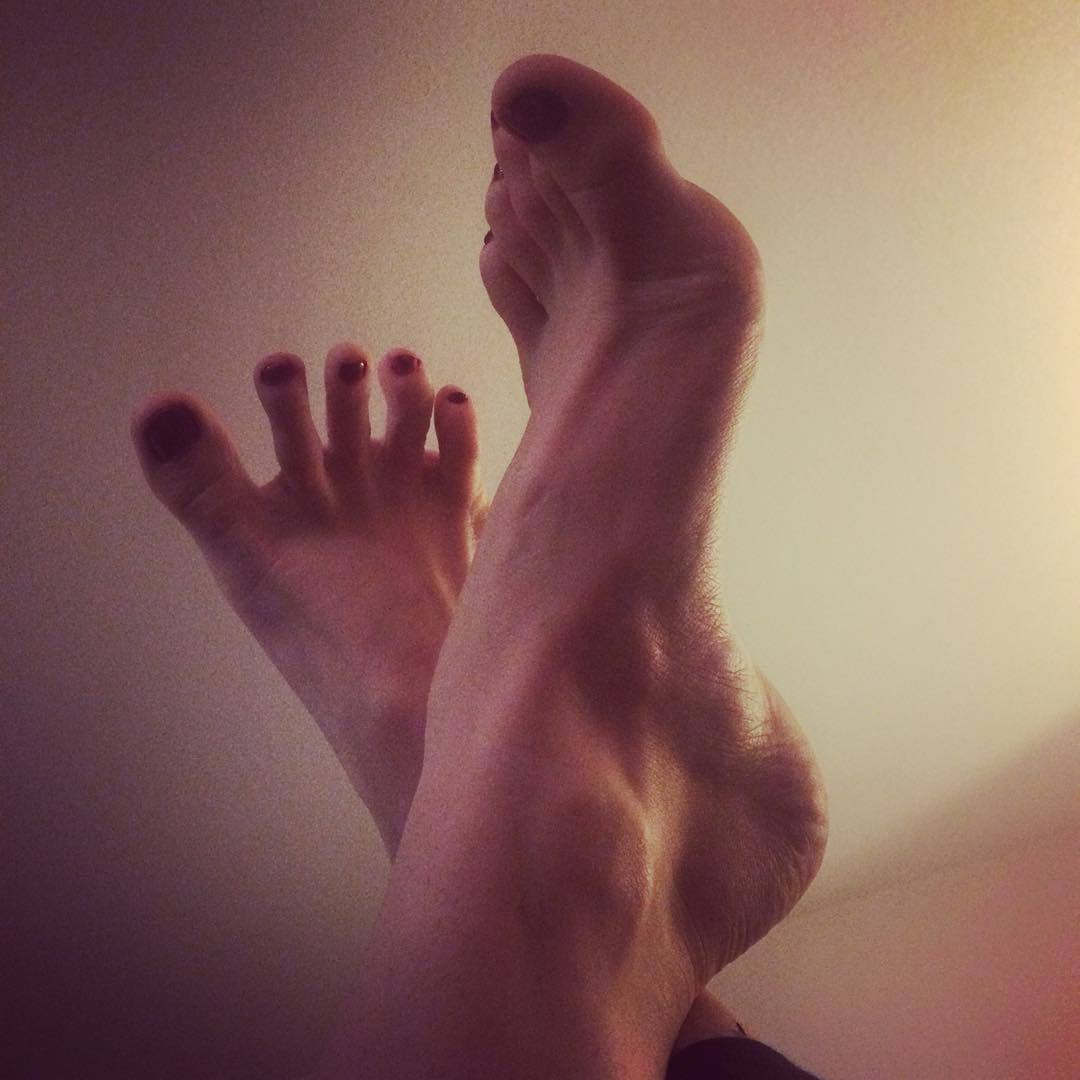 Norah Nova Feet