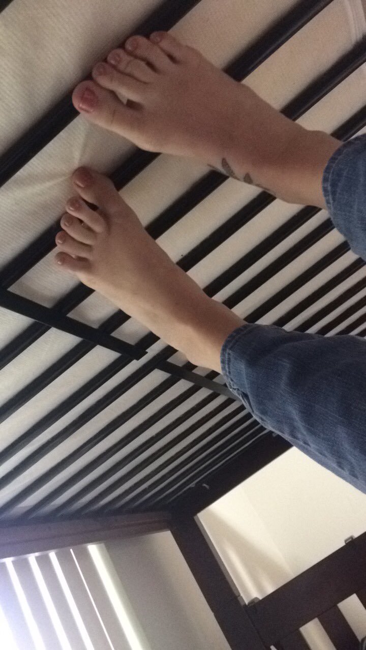 Shae Celestine Feet